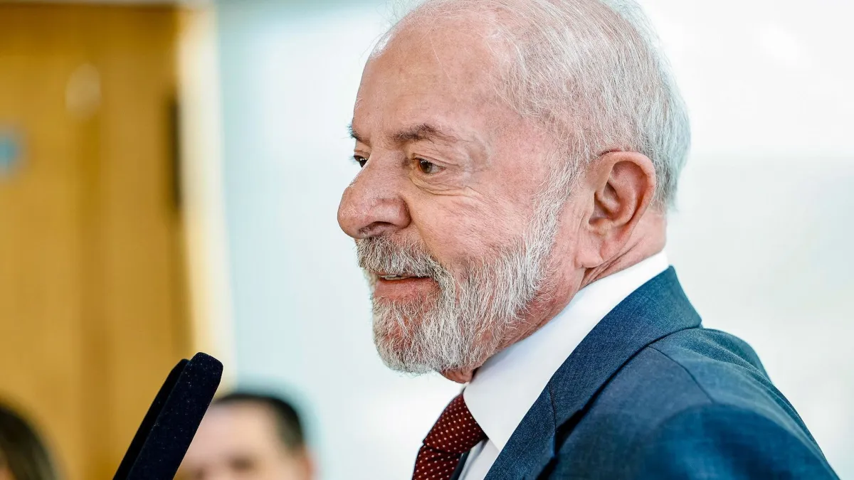 Lula dispara críticas contra adversários e cita ligação com milícias